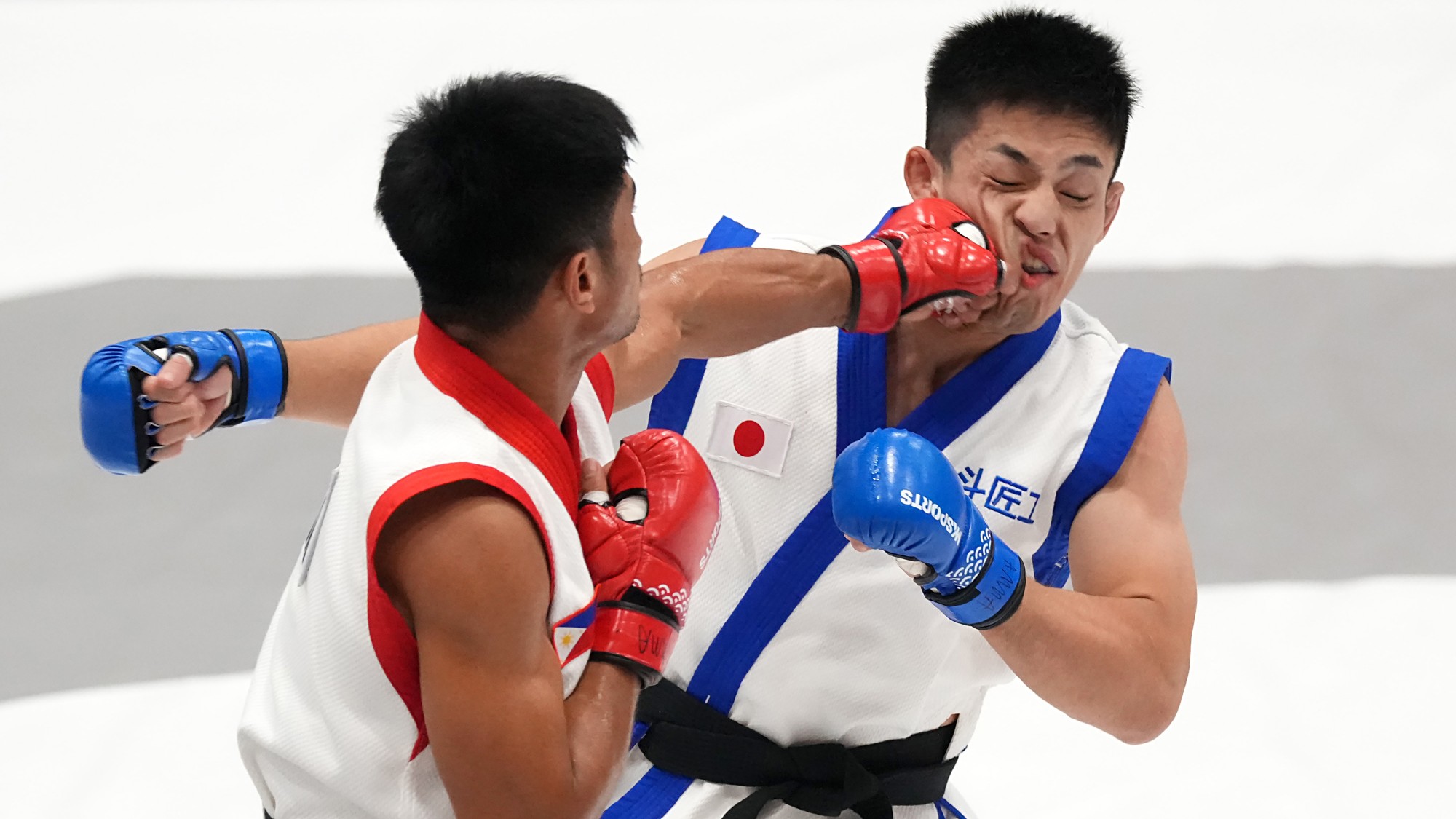 Az Ázsiai Játékokon ketrec nélkül és bokszkesztyűben küzdöttek az MMA-sok.