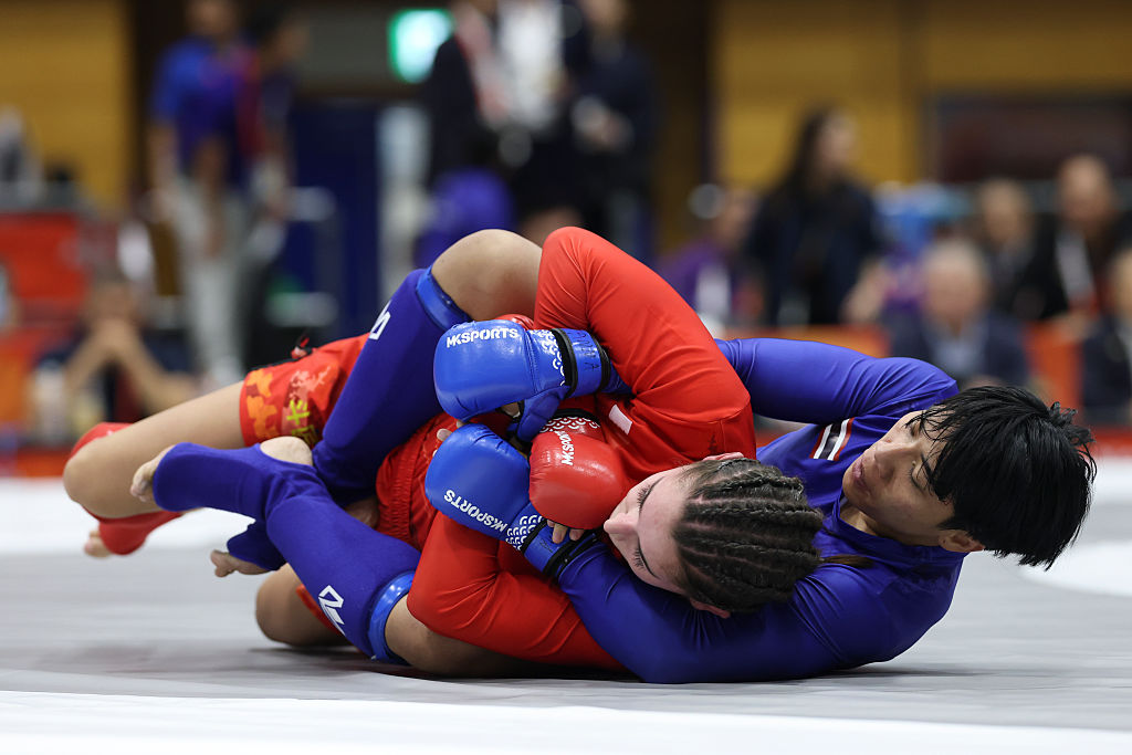 A tokiói Ázsiai Játékokon mutatkozott be a ketrec nélküli, és kevesebb véres jelenetet ígérő MMA. A sportág így kerülne oda az olimpiára.