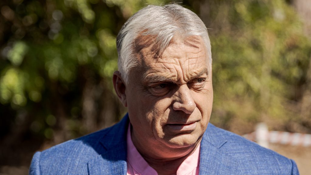 Orbán Viktor is országjárásba kezdett