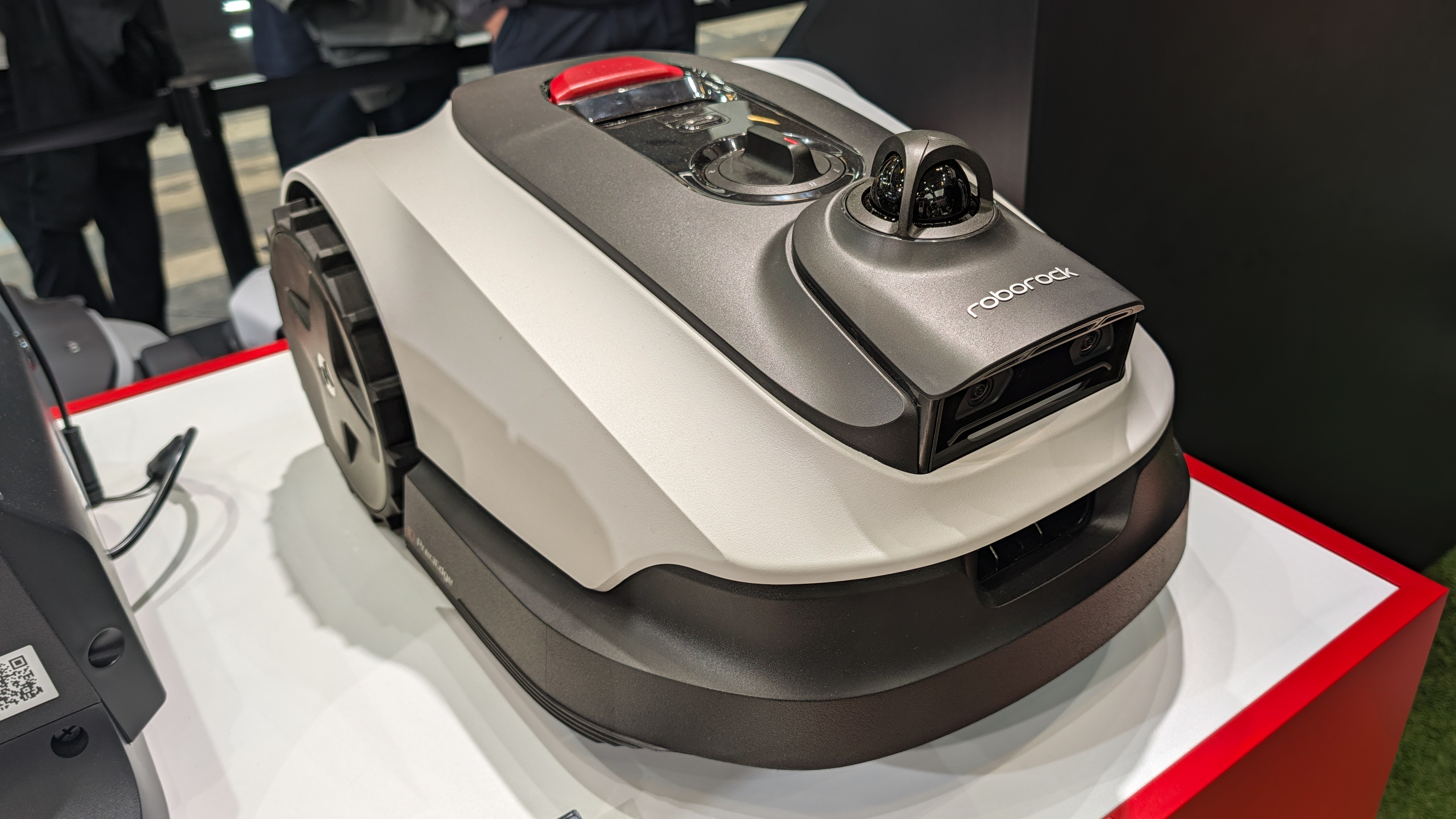 Roborock RockNeo Q2 LiDAR robotfűnyíró.