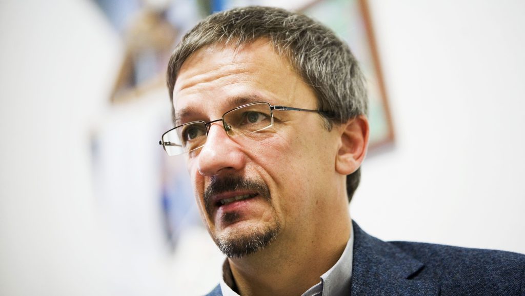 Megvan, kik vizsgálják felül a minősített ügynökaktákat
