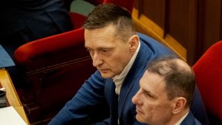 Rogán Antal és Tuzson Bence a parlamentben 2025. április 15-én.