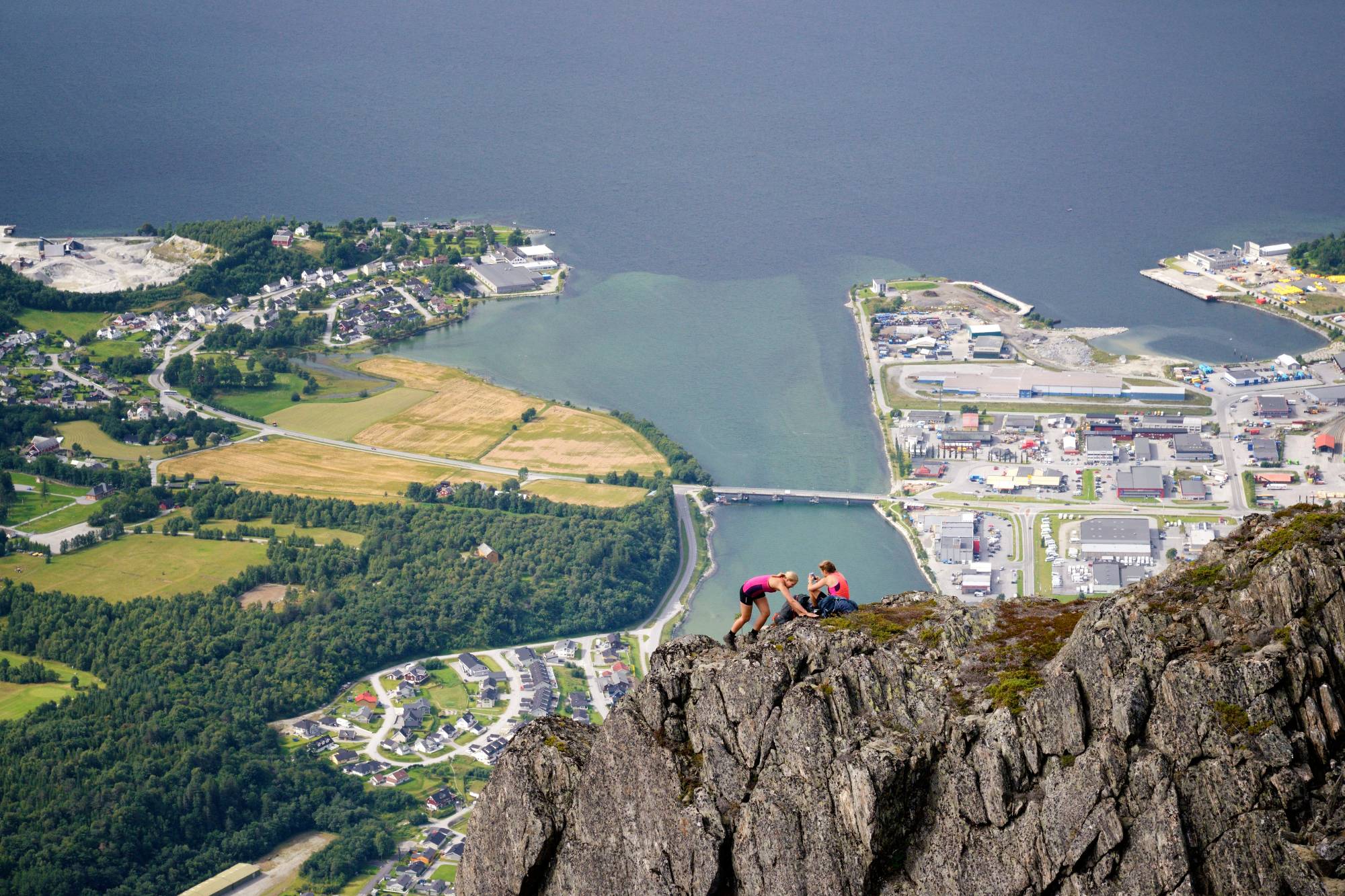 Túrázás közben zuhant a mélybe a világ egyik legjobb terepfutója 1 Norway, More og Romsdal, Rauma, Andalsnes, Romsdalseggen Ridge, one of the most famous hike in Norway