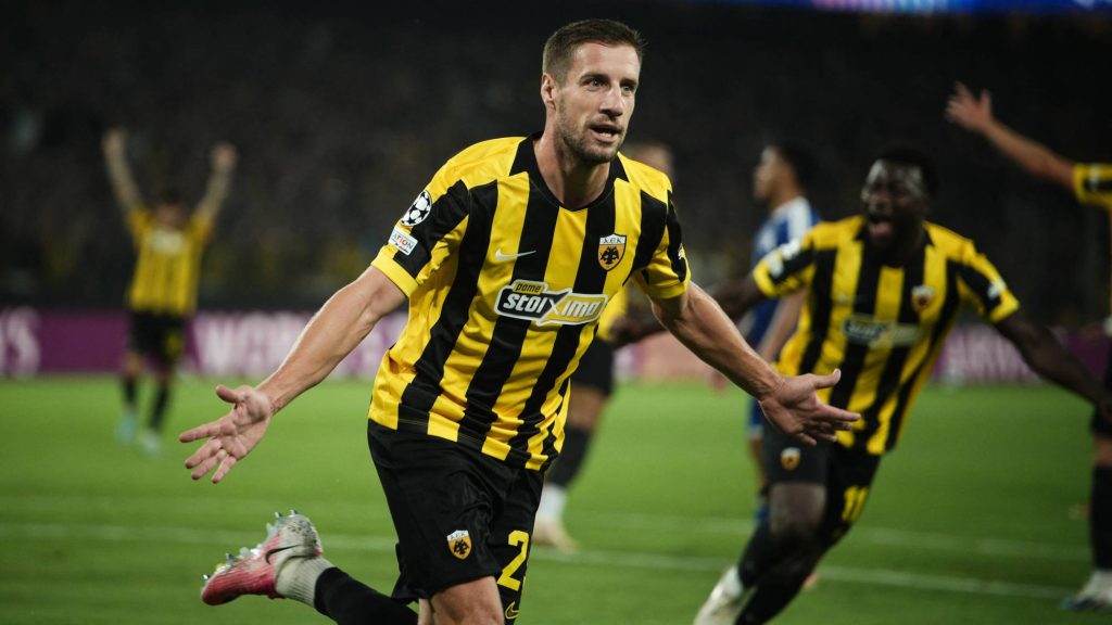 „Könnyedén elűzi a szorongást a góljaival” – Varga Barnabás duplázott, az AEK gálázott