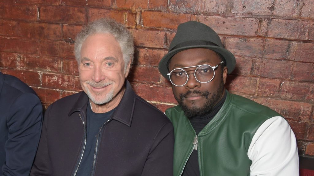 Will.i.am is ellenzi Tom Jones kirúgását a The Voice tehetségkutatóból, meg is osztotta a döntés ellen tiltakozó petíciót
