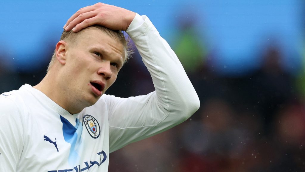 Persze, hogy a mumus osztotta ki az első taslit a Manchester Citynek