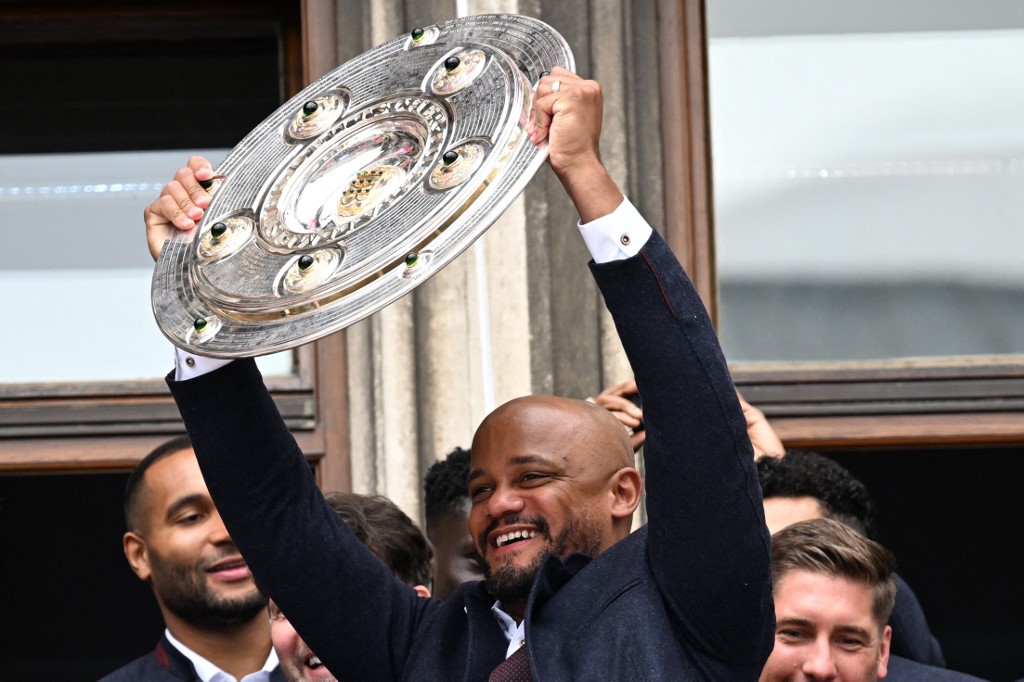 vincent kompany összeesés túlterheltség bayern münchen