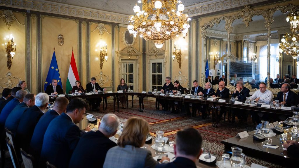 A fővárossal kötött deal árnyékában tárgyalt a kormánnyal Cser-Palkovics András és a Megyei Jogú Városok Szövetsége