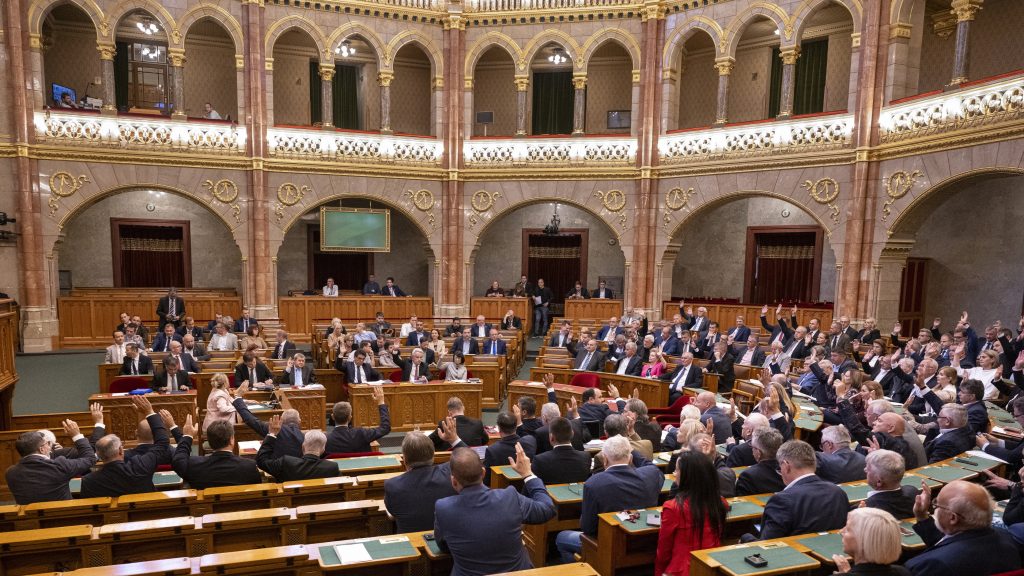 Jön a parlament, és jönnek az NVVH elnökhelyettes-jelöltjei