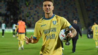 Antonio Raimondo of Frosinone Calcio greets supporters at the end of the Serie A match between Frosinone Calcio and U.S. Sassuolo Calcio at the Benito Stirpe Stadium in Frosinone, Italy, on October 16, 2026. (Photo by Domenico Cippitelli/NurPhoto)
