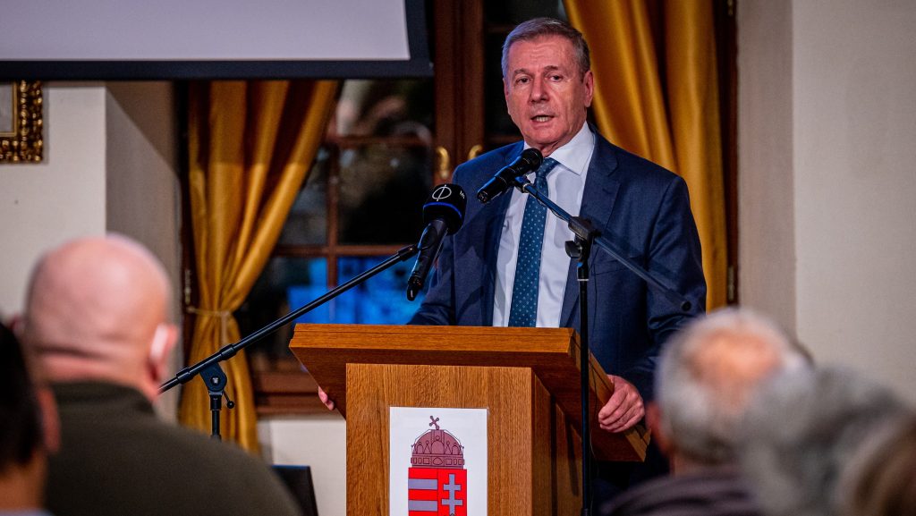 Benkő Tibor 165 millióért vette meg a házat, ahol vezérkari főnökként és miniszterként lakott