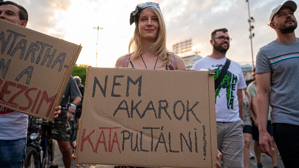 Felháborodtak az ügyvédek, a Magyar Ügyvédi Kamara szerint cserbenhagyták őket az új kata-tervezettel