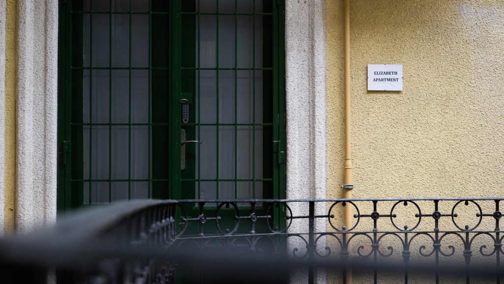 444: Kubatov Gáborig vezetnek az Erzsébet körúti Airbnb-hálószoba ügyének szálai