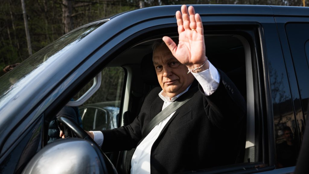 Párizsban talált rá a Telex Orbánra, nem akart nyilatkozni