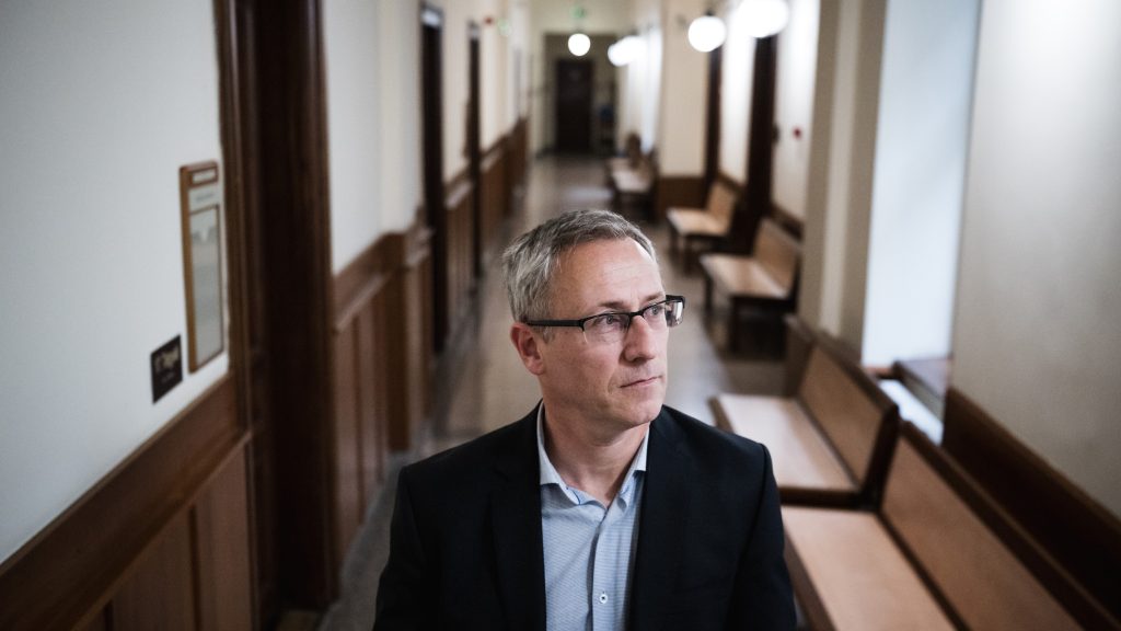 A vádlottakon hajtanák be a győri kukáscég 758 millióját