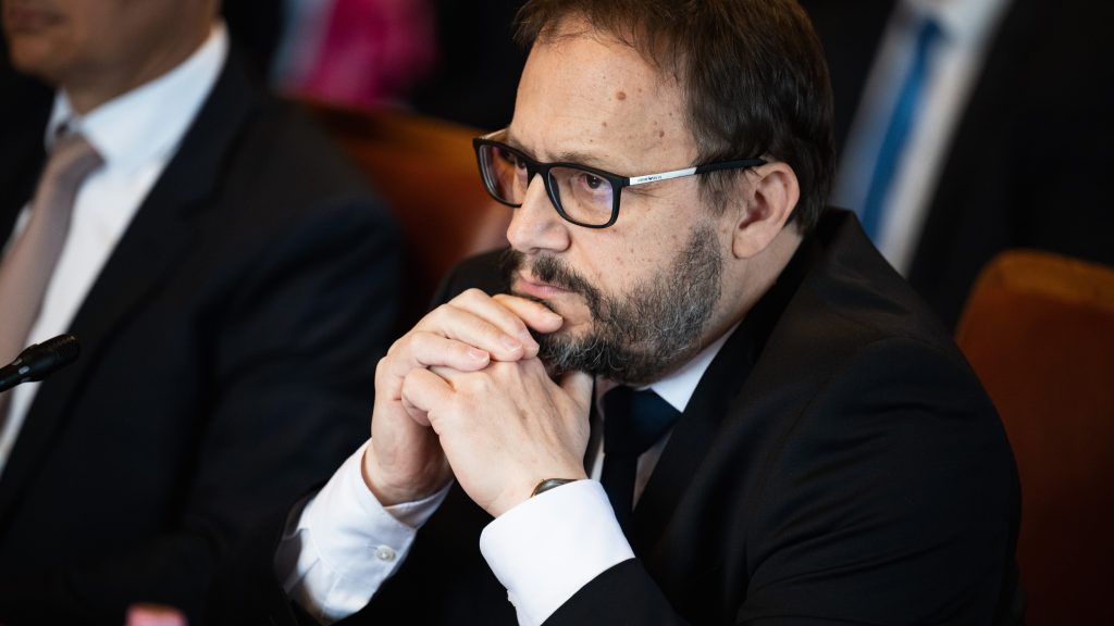 Kármán András: Az Orbán-kormány „kinyírta” a katát, most korrigáljuk ezt   
