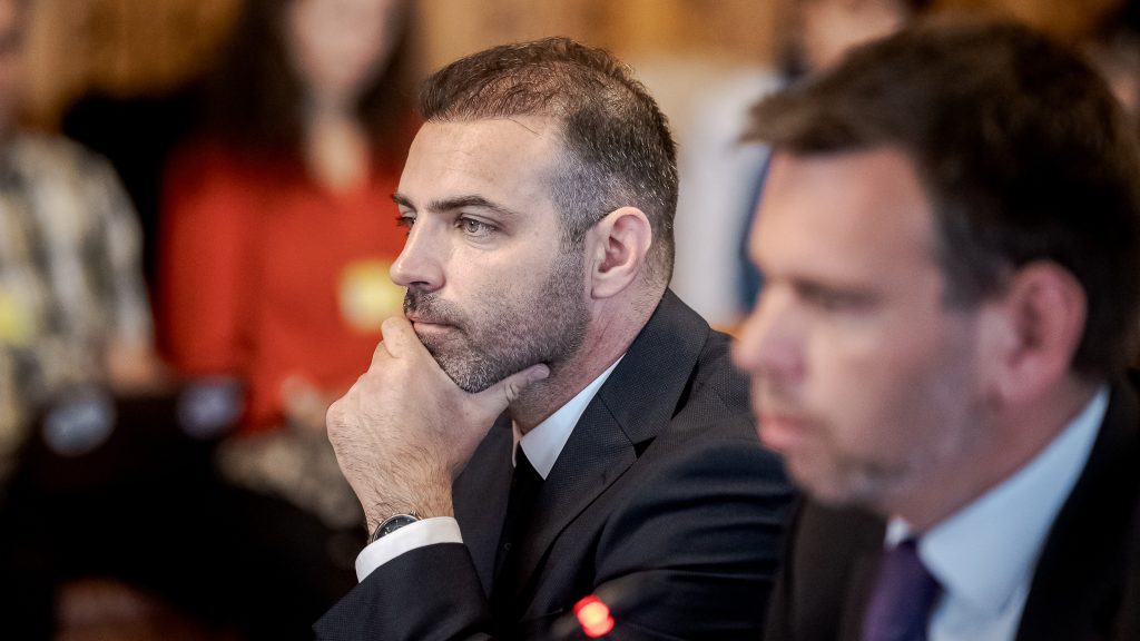 Kiderült, milyen előzmények után mondott le az energetikai államtitkár