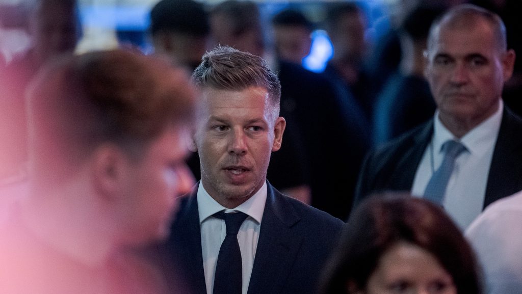 Magyar Péter: A kormány döntött a KATA kibővítéséről, és a profi labdarúgók adókönnyítésének eltörléséről