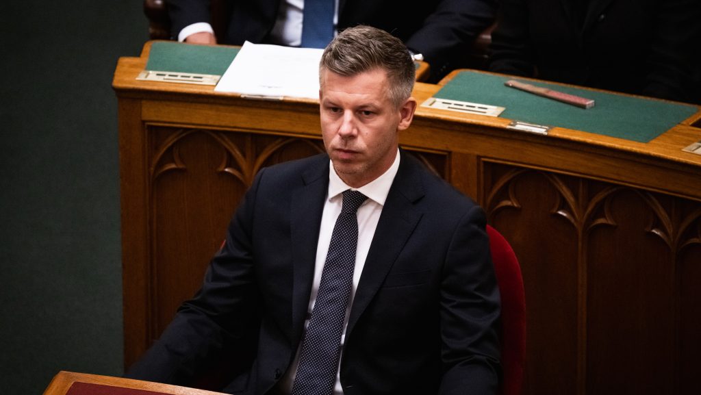 Parlament: Magyar Péter az eddigi legfontosabb beszédét tartja