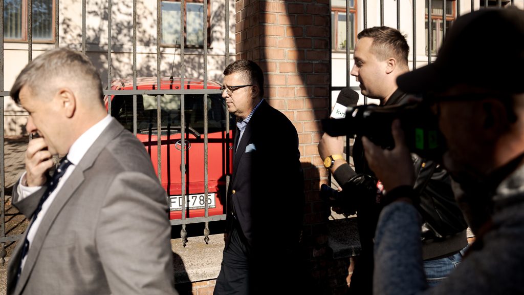 Elkapkodhatták Seszták Miklós őrizetbe vételét, Hack Péter szerint megsérthették a politikus mentelmi jogát