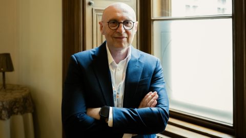 Interjú Stefan Hell kémiai Nobel-díjas fizikussal Budapesten 2026. október 14-én.
