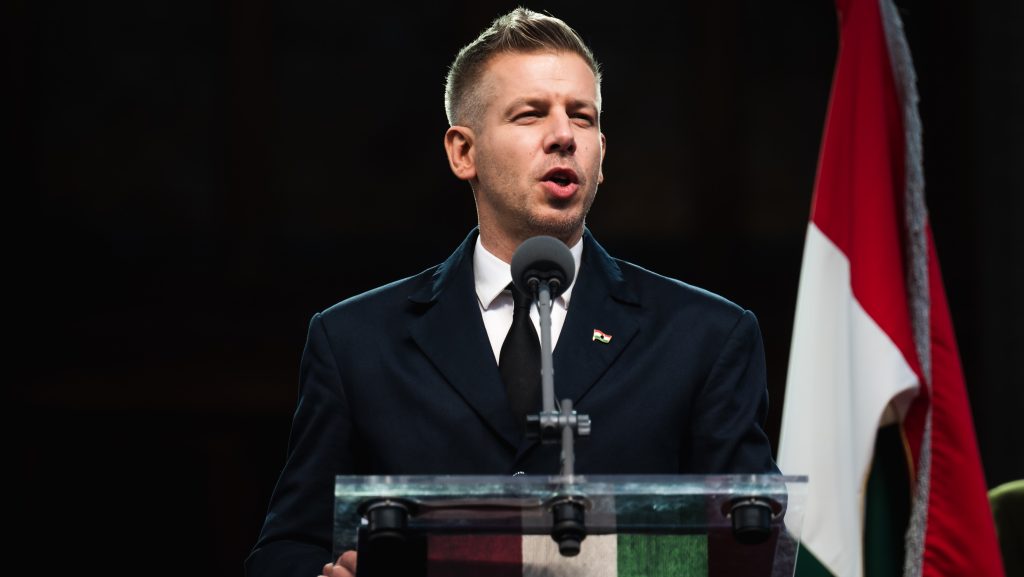 Magyar Péter „nem hinné”, hogy megmarad a volt köztársasági elnökök fejenként 73 millió forintos kerete