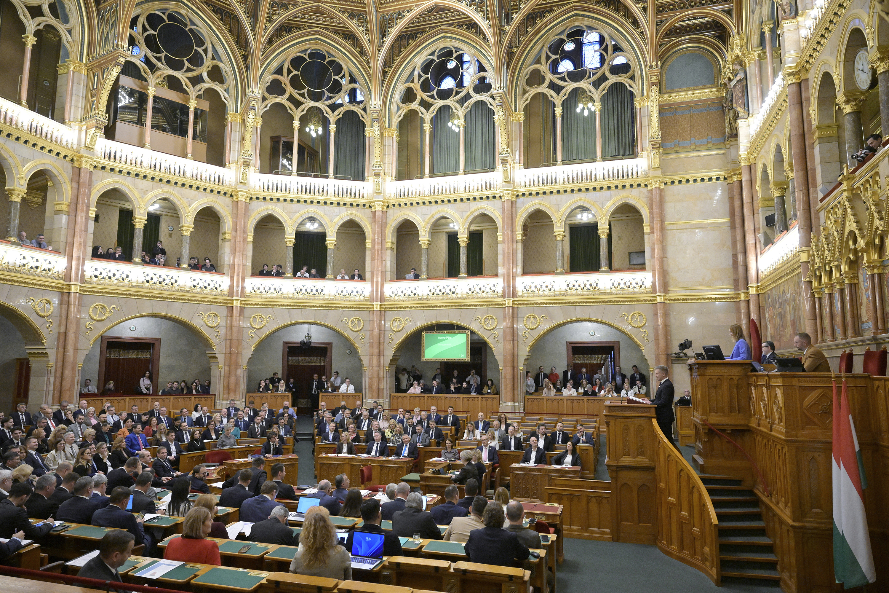 Magyar Péter miniszterelnök napirend előtt szólal fel az Országgyűlés plenáris ülésén 2026. október 19-én.