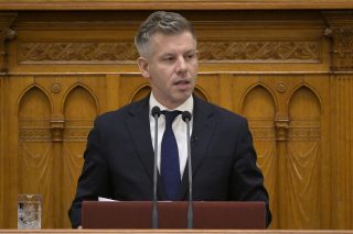 Magyar Péter miniszterelnök napirend előtt szólal fel az Országgyűlés plenáris ülésén 2026. október 19-én.
