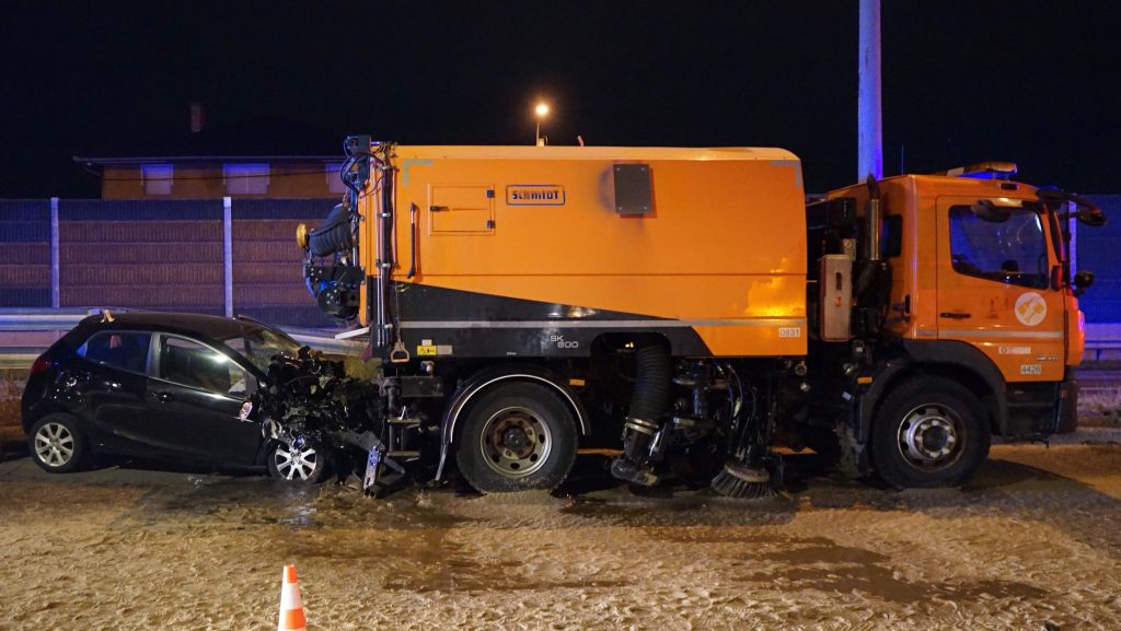 Úttisztítónak ütközött, meghalt egy 34 éves nő a XIX. kerületben