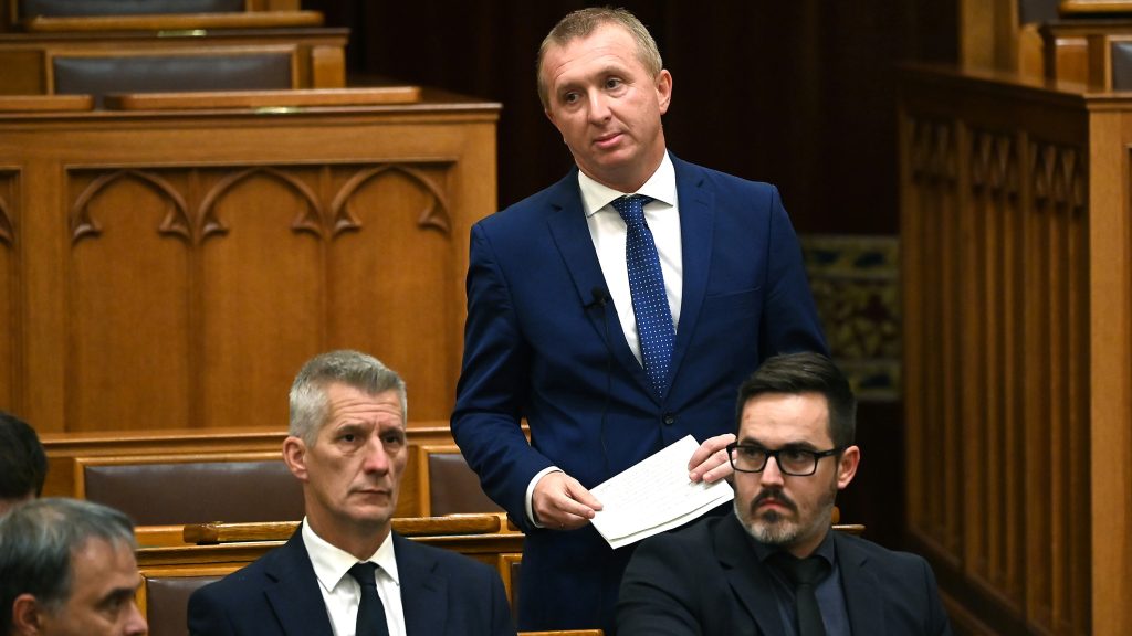 Tiszás képviselő felesége is bekerült a győri egyetem kuratóriumába – a díjazást a harmadára csökkentették