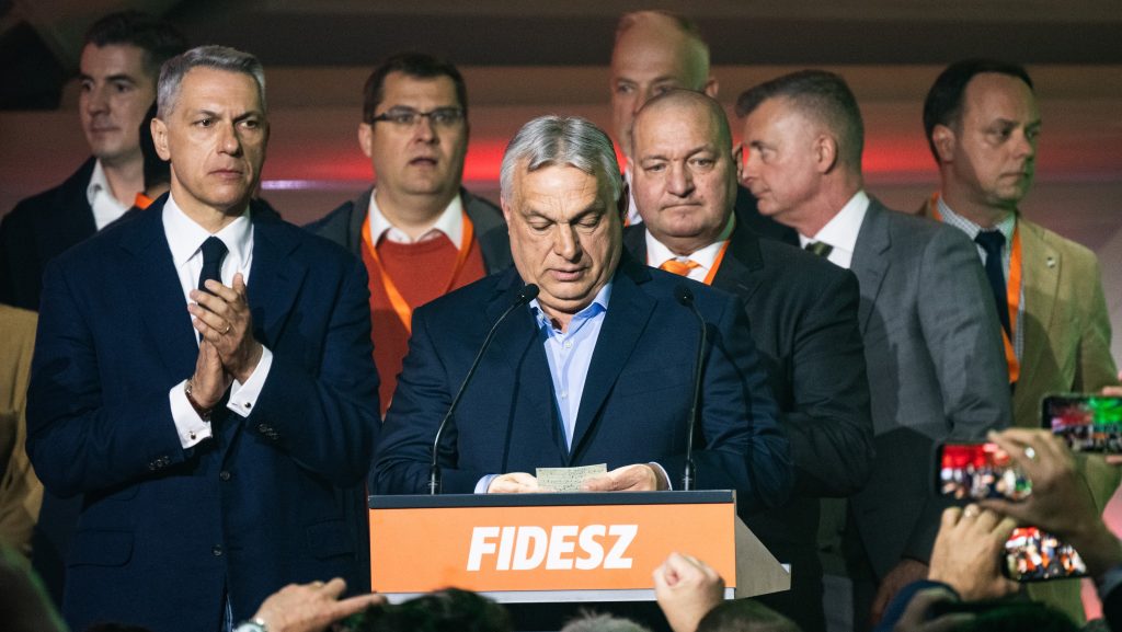Már márciusban jelezte a Századvég: a magyarok fele nemzeti szégyennek tartotta a kormány politikáját
