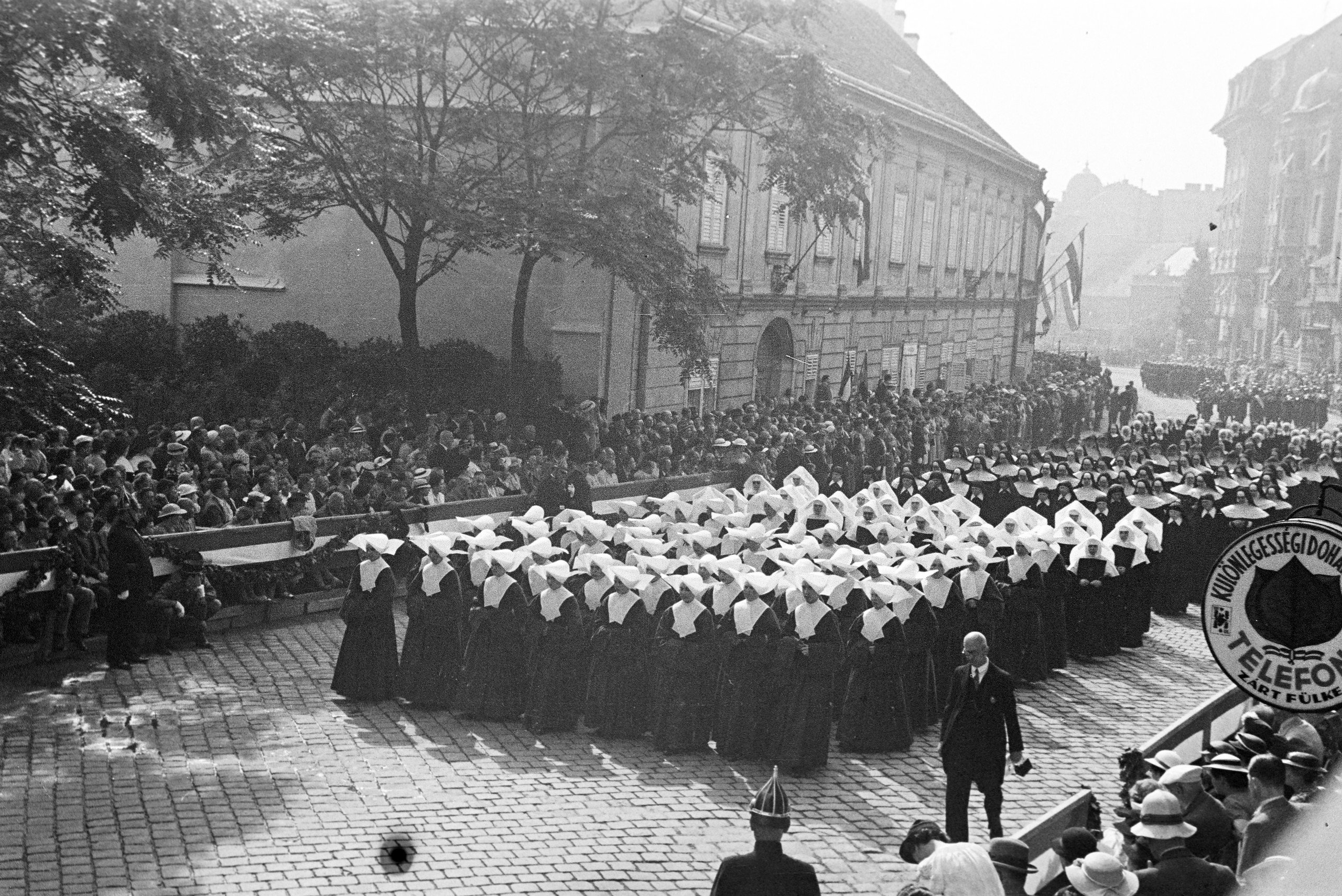 A folyamatosan átalakuló budai Vár – A várnegyed története a bontások és építések története 16