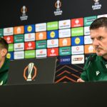 Borbély Balázs vezetőedző (j) és Kristoffer Zachariassen, a Ferencváros játékosa a csapat sajtótájékoztatóján a Groupama Arénában 2026. október 14-én. A Ferencváros másnap a cseh Viktoria Plzen ellen játszik az Európa-liga 2. fordulójában.