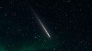 Hosszan lehetnek megfigyelhetők a drakonidák meteorjai.