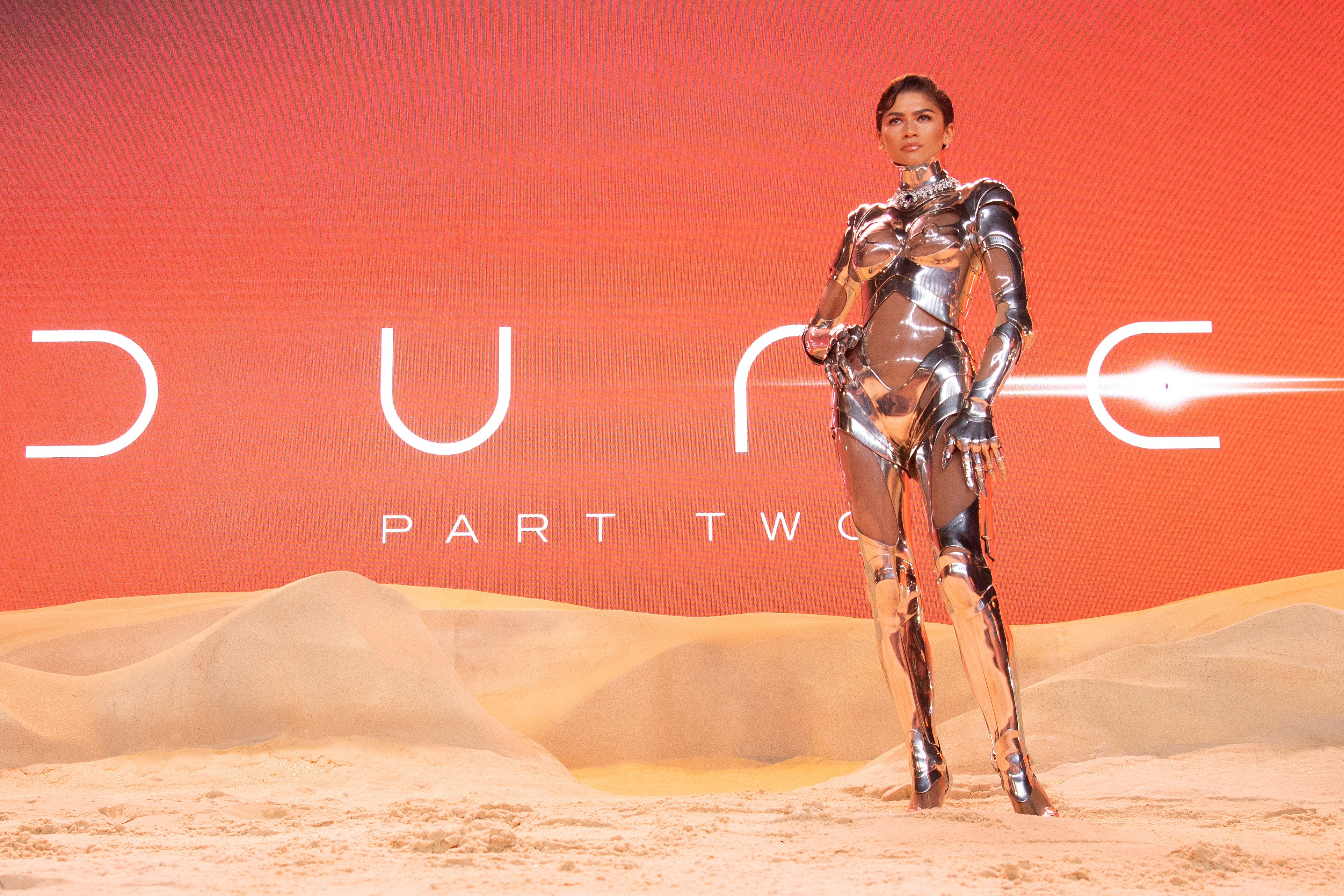 Zendaya a Thierry Mugler 1995-ös, futurisztikus darabjában. 