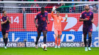 Manuel Neuer azonnal elnézést kért a társaitól a hibája miatt az Augsburg ellen.