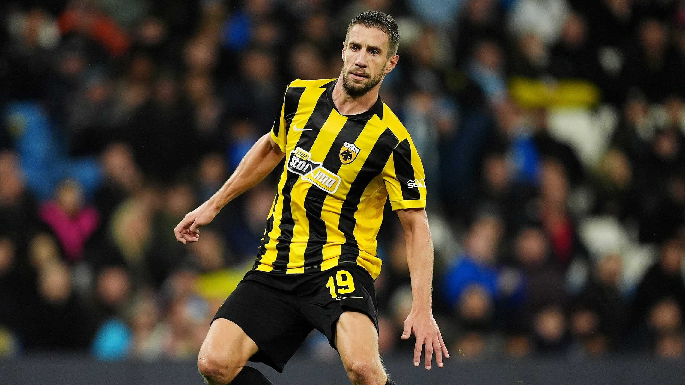 Varga Barnabás az AEK Athén mezében.
