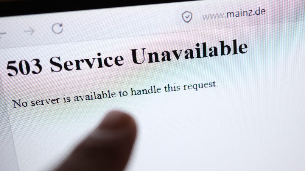 Ezért állt le több ezer weboldal világszerte