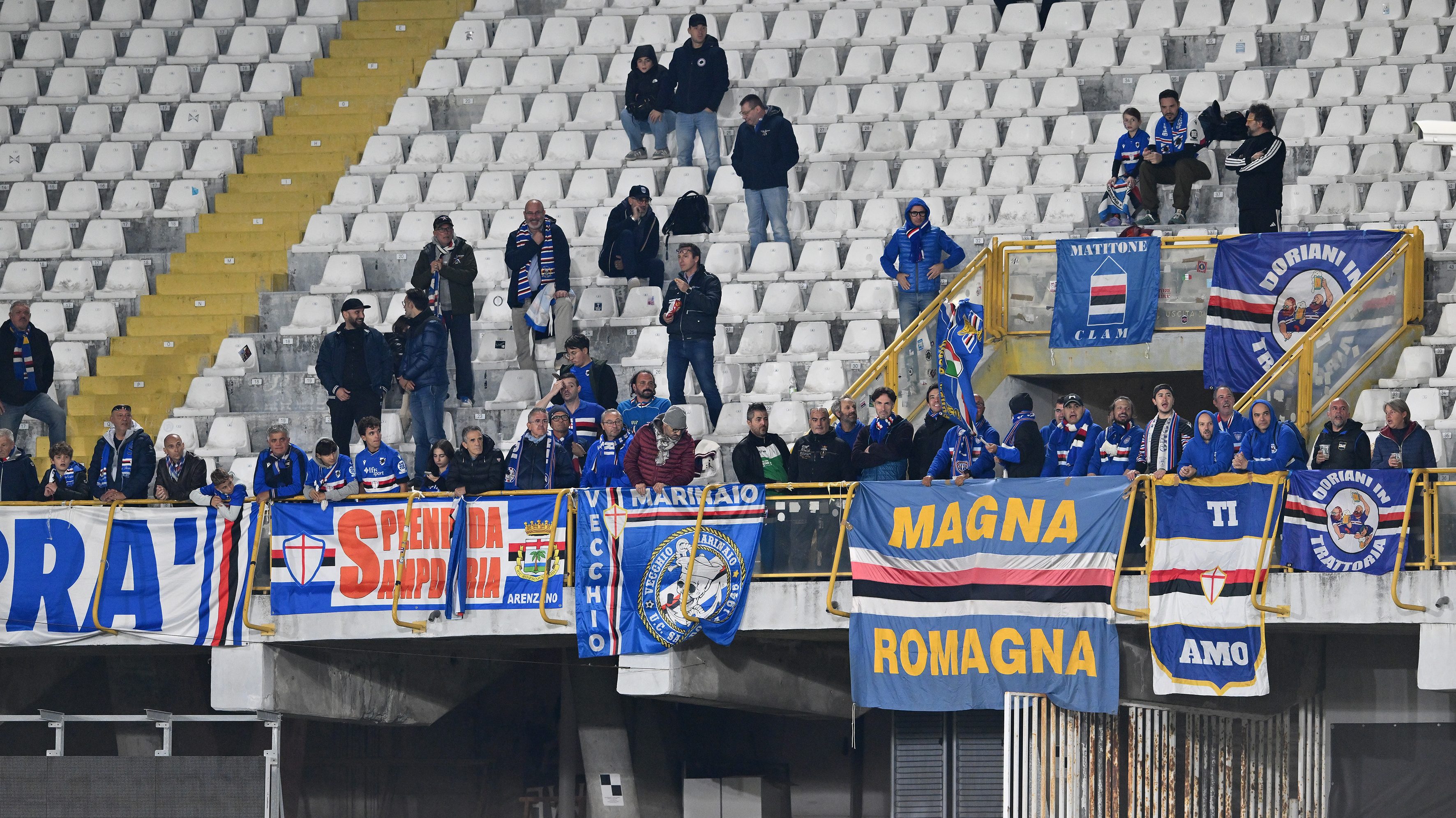 Sampdoria-szurkolók az Ascoli ellen.