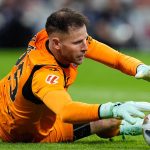 MADRID, SPAIN - OCTOBER 10: Peter Gulacsi of Villarreal CF controls the ball during the Spanish League, LaLiga EA Sports, football match between Real Madrid and Villarreal CF at Bernabeu stadium on October 10, 2026, in Madrid, Spain. (Photo By Dennis Agyeman/Europa Press via Getty Images)