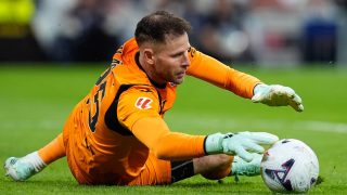 MADRID, SPAIN - OCTOBER 10: Peter Gulacsi of Villarreal CF controls the ball during the Spanish League, LaLiga EA Sports, football match between Real Madrid and Villarreal CF at Bernabeu stadium on October 10, 2026, in Madrid, Spain. (Photo By Dennis Agyeman/Europa Press via Getty Images)
