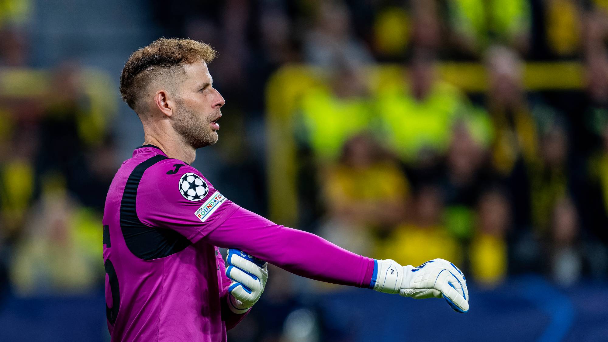 Villarreal CF goalkeeper Peter Gulacsi during the UEFA Champions League match between Borussia Dortmund and Villarreal at BVB Stadion Dortmund in Dortmund, Germany, on September 8, 2026. (Photo by EYE4images/NurPhoto)