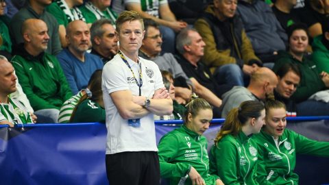 Jesper Jensen, a Ferencváros vezetőedzője a női kézilabda Bajnokok Ligája B csoportjának 11. fordulójában játszott FTC-Rail Cargo Hungaria - Krim Mercator Ljubljana mérkőzésen az Érd Arénában 2026. január 24-én.