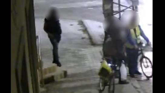 Leütött egy biciklist Dömsödön, majd akkorát bele rúgott, hogy megfájdult a saját lába
