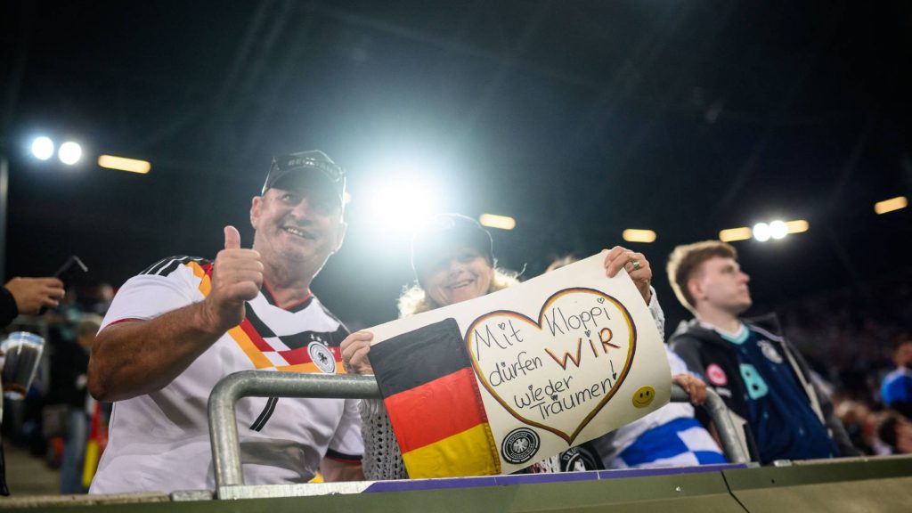 „A világ sokat tanulhatna egy sportöltözőből” – Kloppot nem érdeklik az ostoba netes fröcsögések