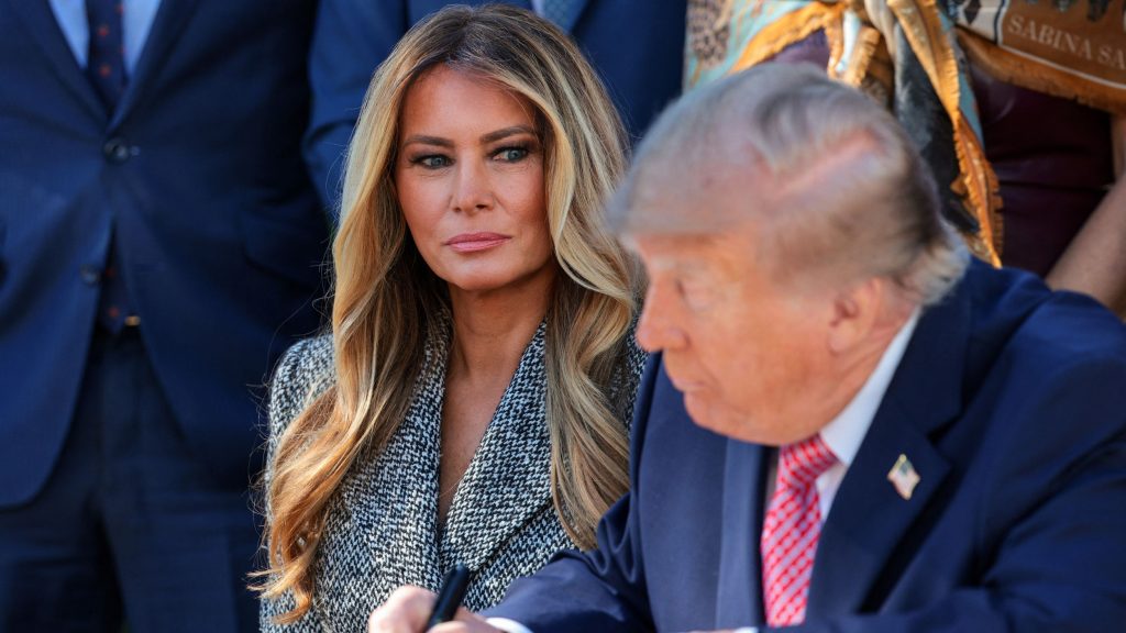 A Fehér Ház szerint Melania Trumpnak köszönhetjük a dél-ukrajnai Oleskiben életbe lépő tűzszünetet