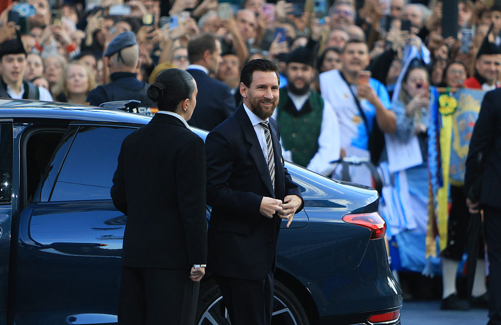 Lionel Messi, nyolcszoros aranylabdás futballista pénteken, Oviedóban az Asztúria Hercegnője-díjat vehette át.