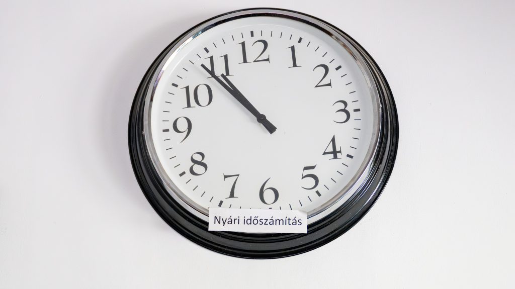 Hajnalban visszakaptunk egy órát