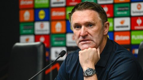 Robbie Keane, a Ferencváros vezetőedzője a labdarúgó Európa-liga nyolcaddöntőjében játszott SC Braga - Ferencvárosi TC visszavágó mérkőzés után tartott sajtótájékoztatóján a Braga Városi Stadionban 2026. március 18-án.