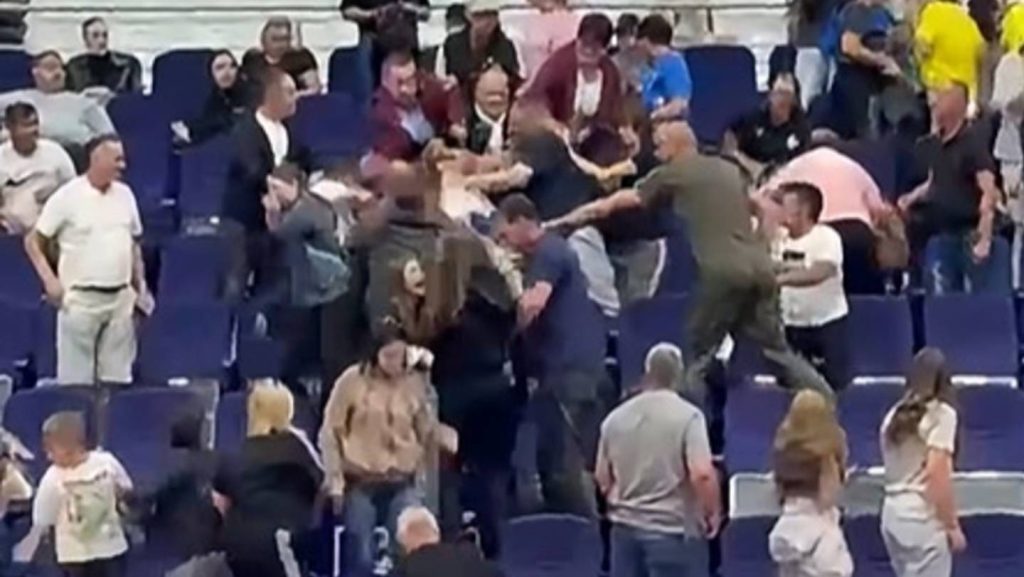 Döbbenet Temesváron: tinilányok szeme láttára püfölték egymást a kéziszurkolók